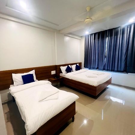 Hotel Sai Smruti Ширди Экстерьер фото