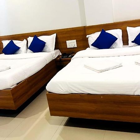 Hotel Sai Smruti Ширди Номер фото